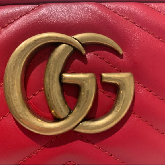 Gucci GG Marmont Small Matelasse Shoulder Bag - Picture 3 of 9